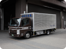 太成倉庫の関連会社太成貨物運輸保有の2.55トン車 ロングワイドハイブリッドアルミバン パワーゲート